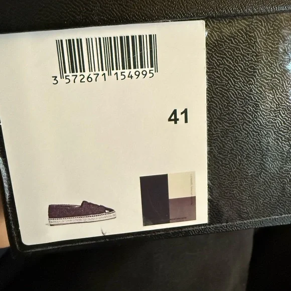 CHANEL Black and White Espadrilles with CC Logo - Picture 2 of 11